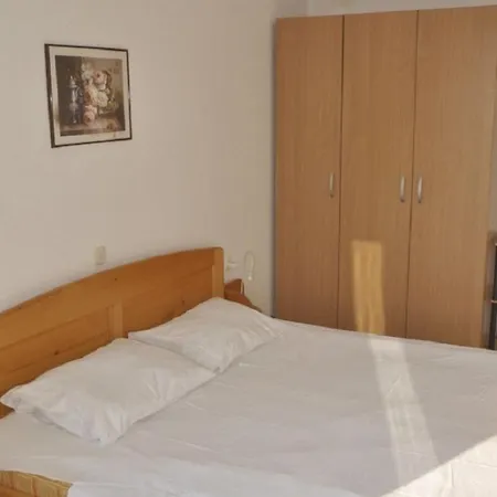 Apartment Petar - 6m From The Sea *